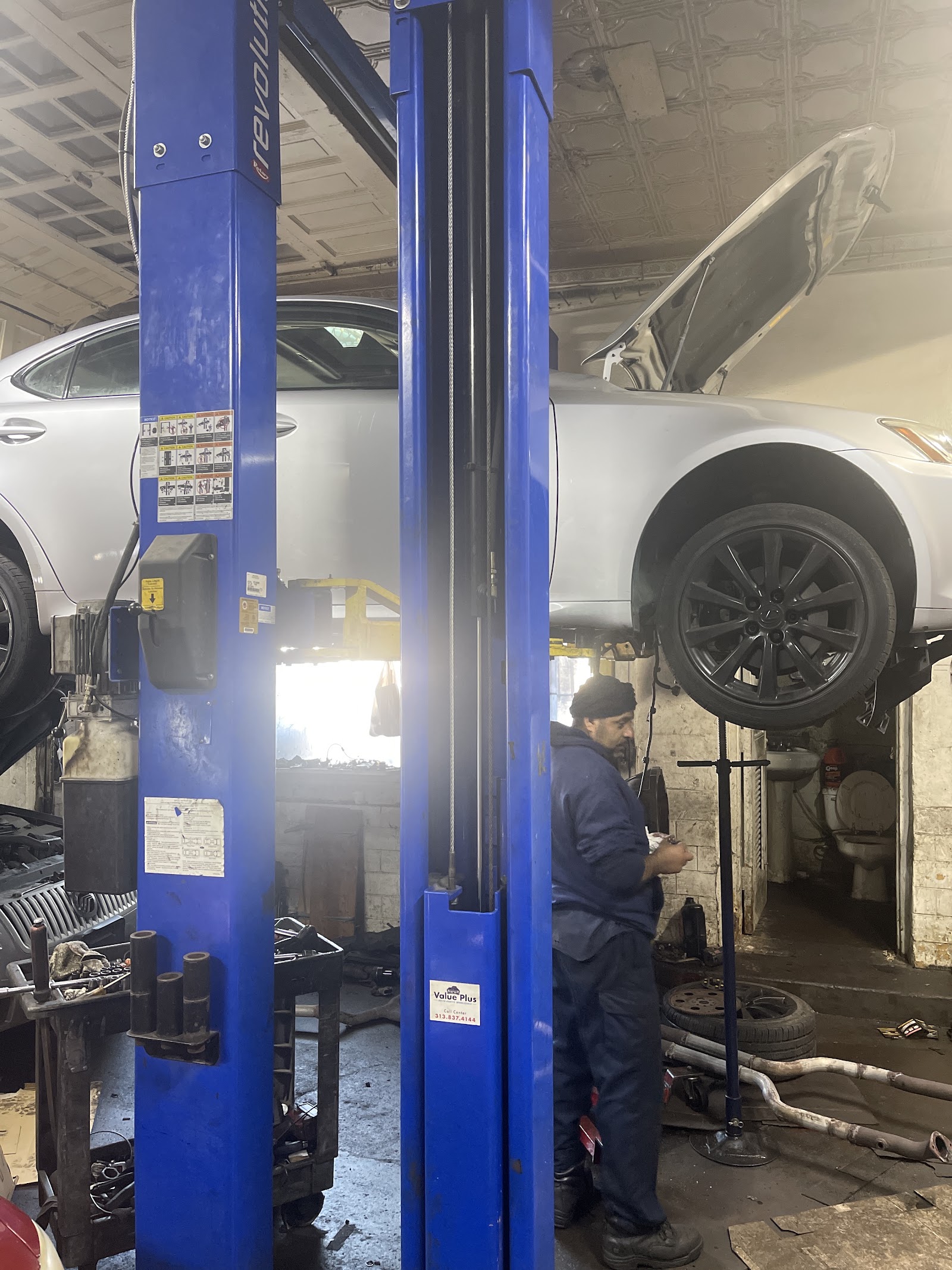 Bridge auto repair in Hamtramck