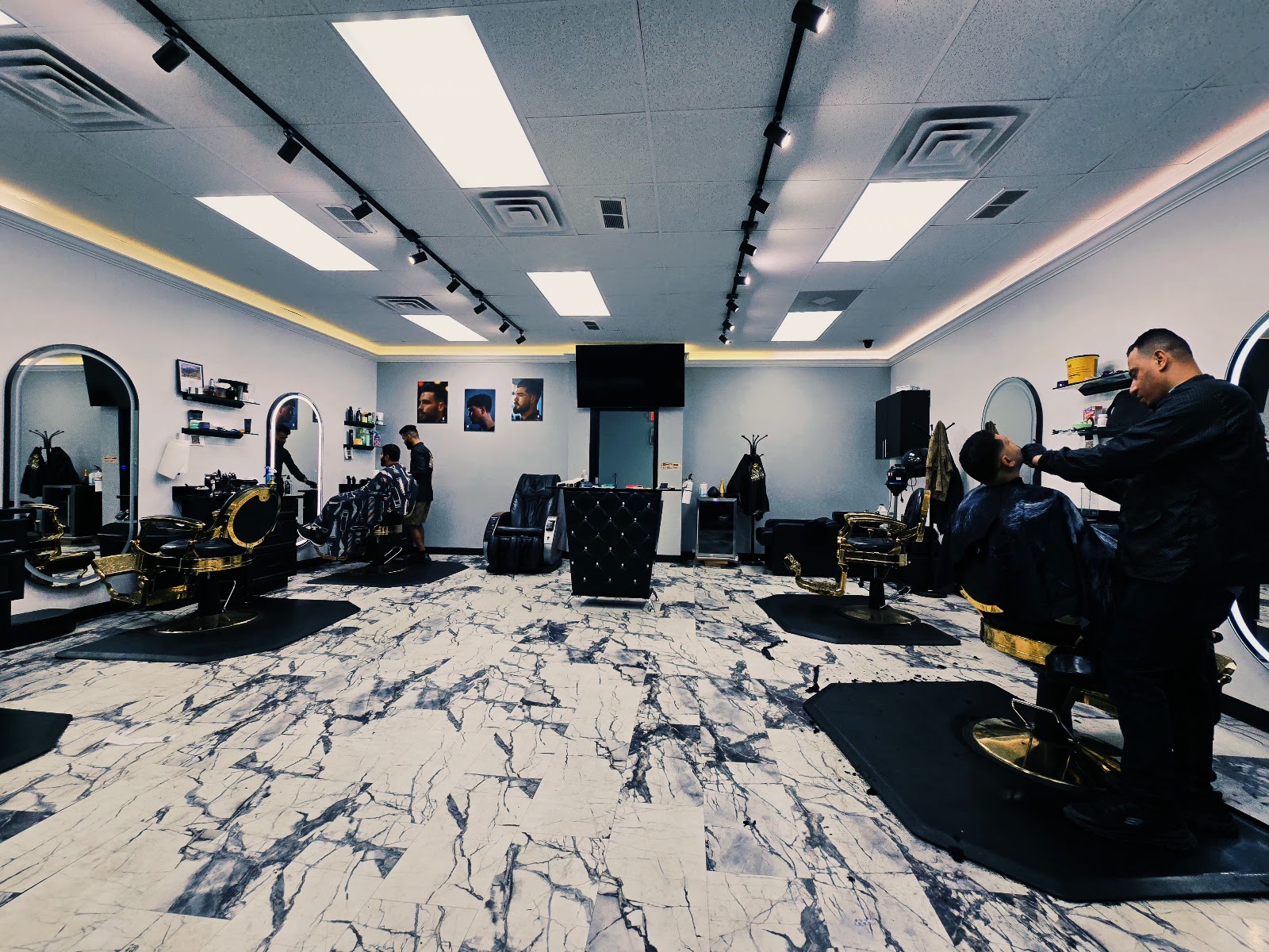 KAISER CUTZ BARBER SHOP in Hamtramck